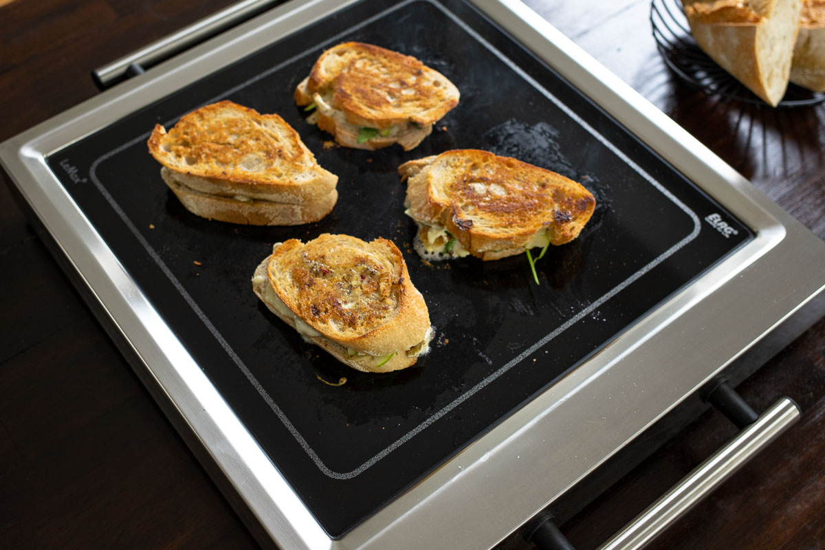 Grilled Cheese Sandwich auf LeMax Grill