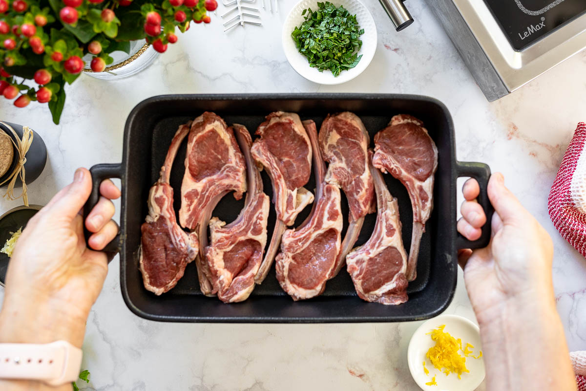 Lammkotelett bereit zum grillen