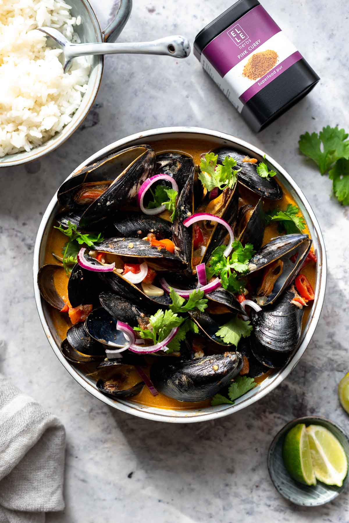 Muscheln in Kokos Curry Sud mit Elle Herbs Pink Curry