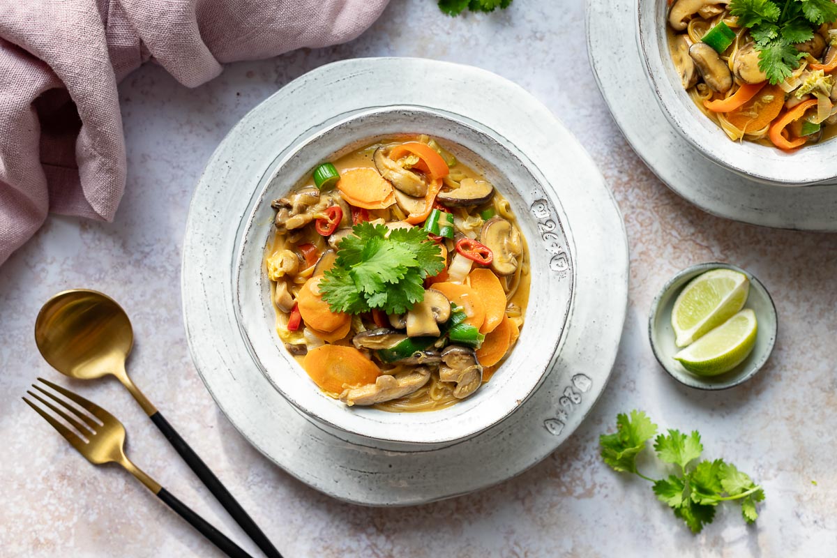 Thai Erdnuss-Nudeln mit Gemüse Rezept