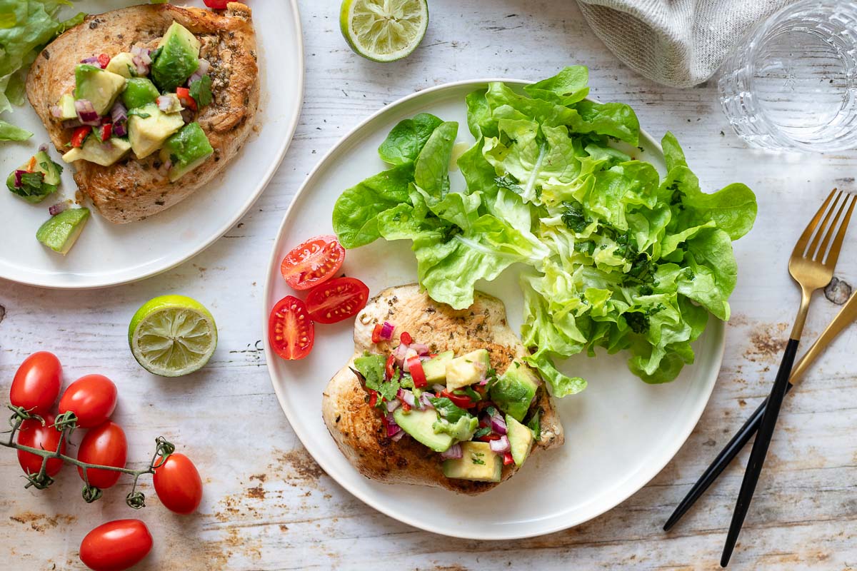 Gegrillte Hähnchenbrust mit Avocado-Salsa Rezept