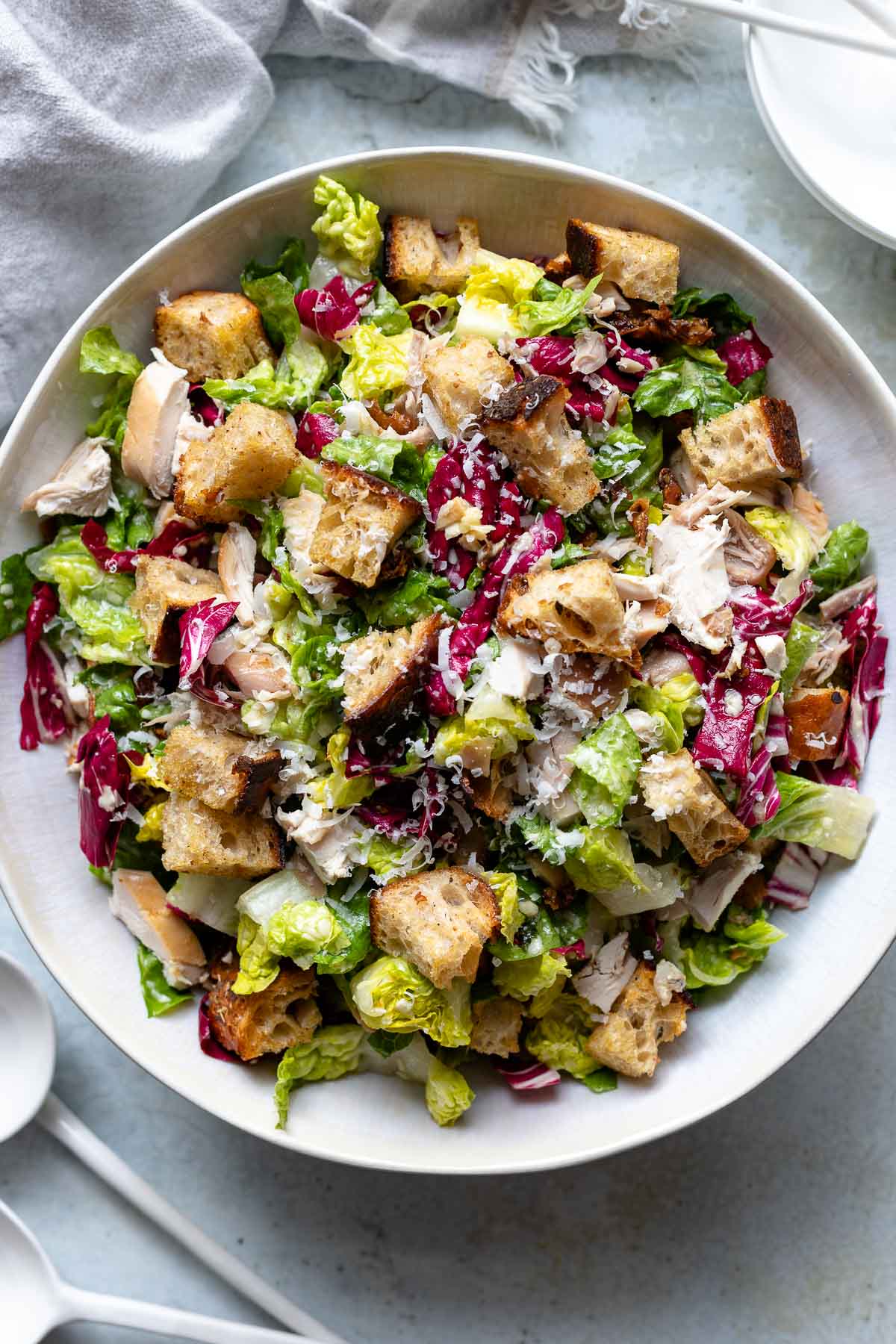 Klassischer Caesar Salad mit Hähnchen Rezept