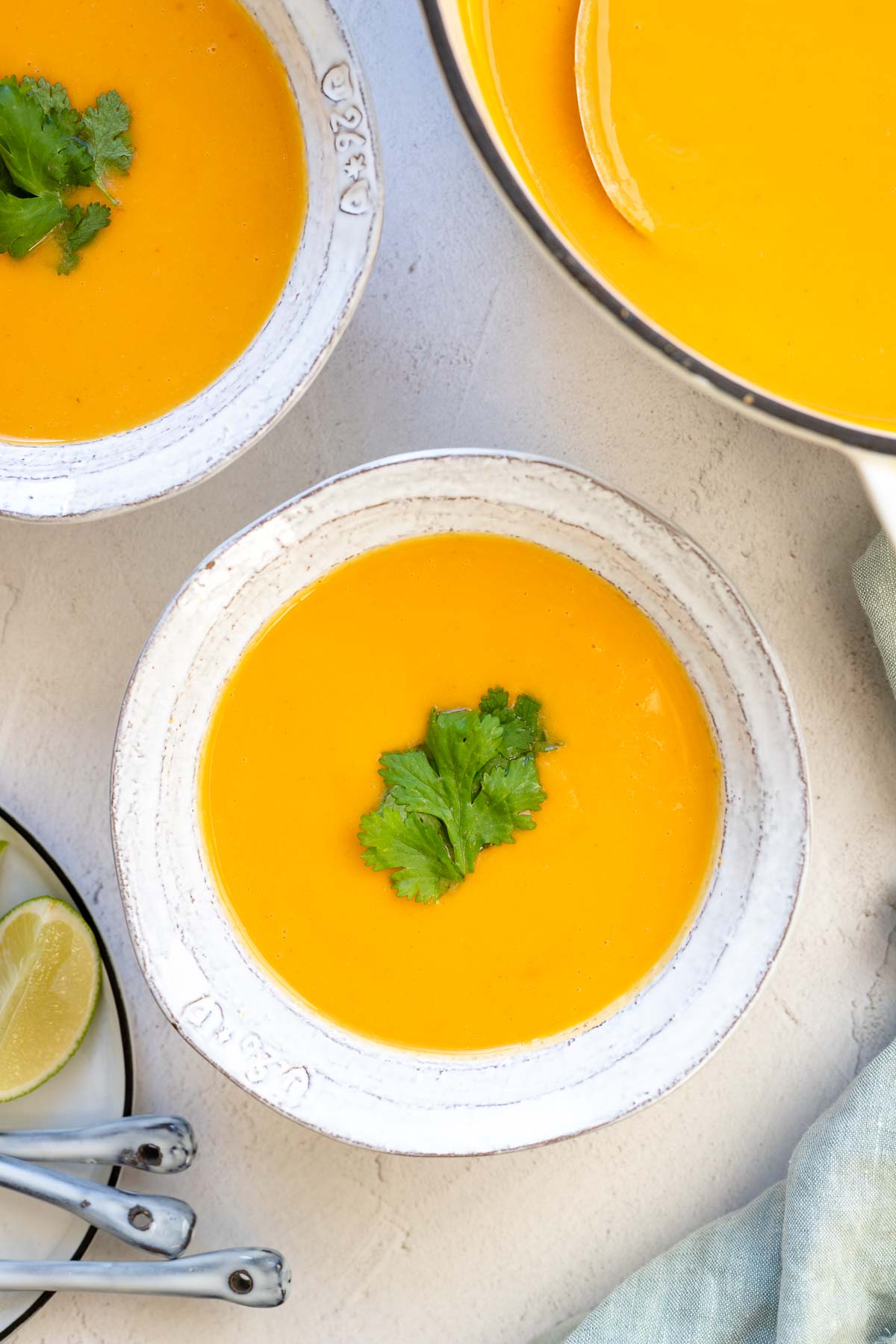 Thai Süßkartoffelsuppe mit Kokosmilch und Zitronengras