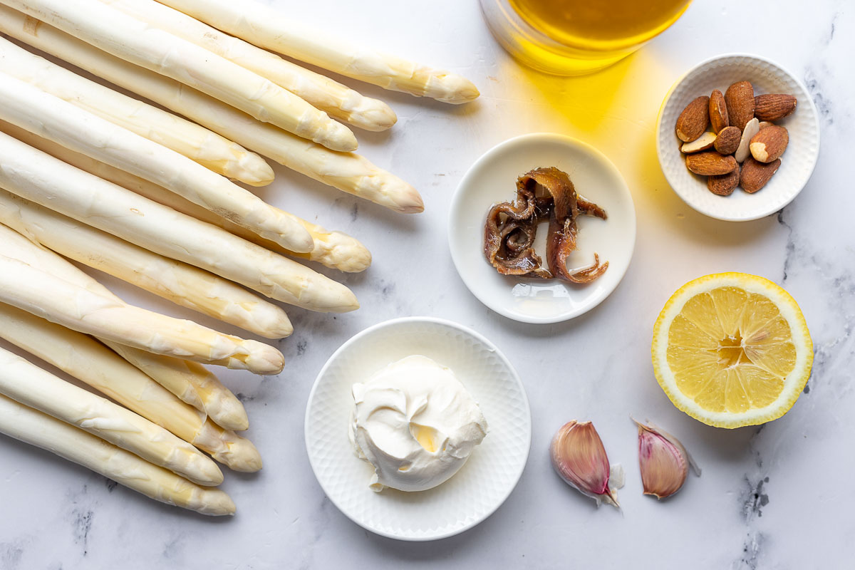 Zutaten für Spargel mit Bagna Càuda Sauce