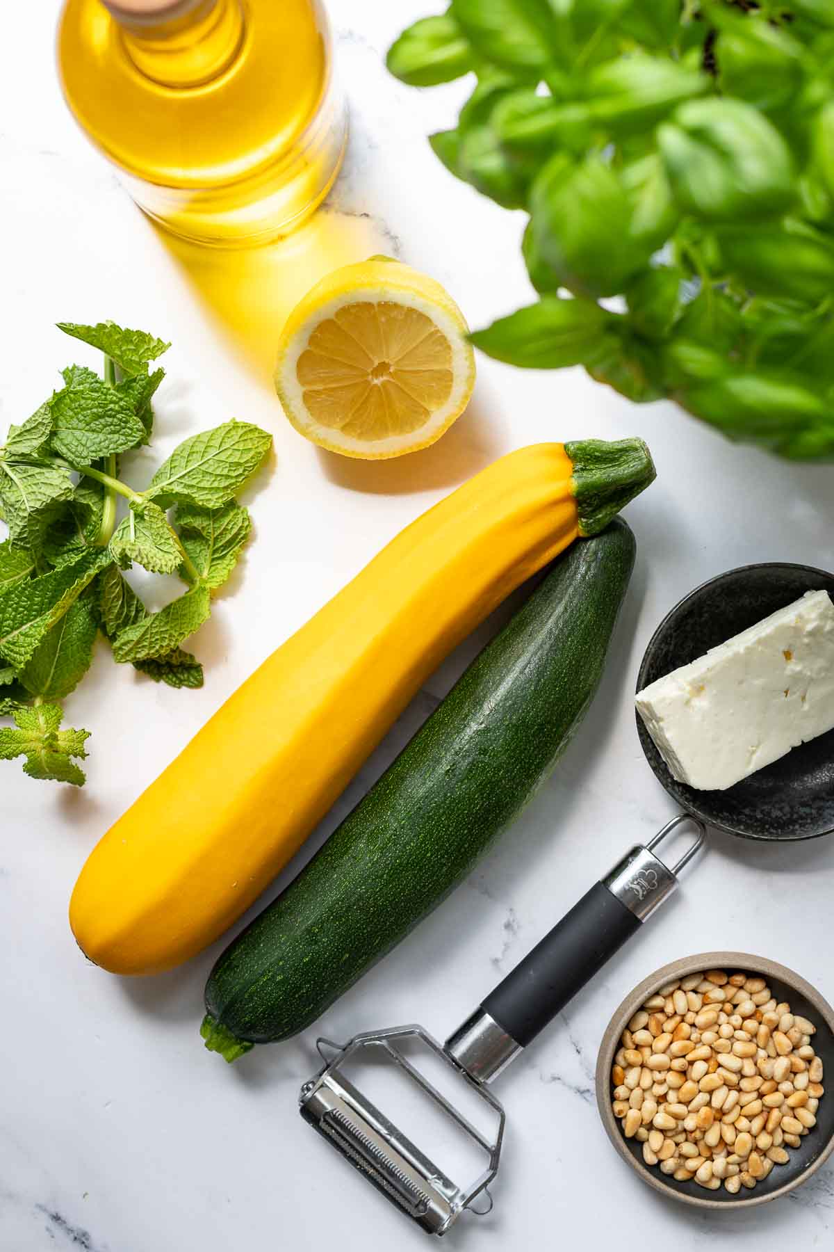 Zucchinisalat roh Zutaten