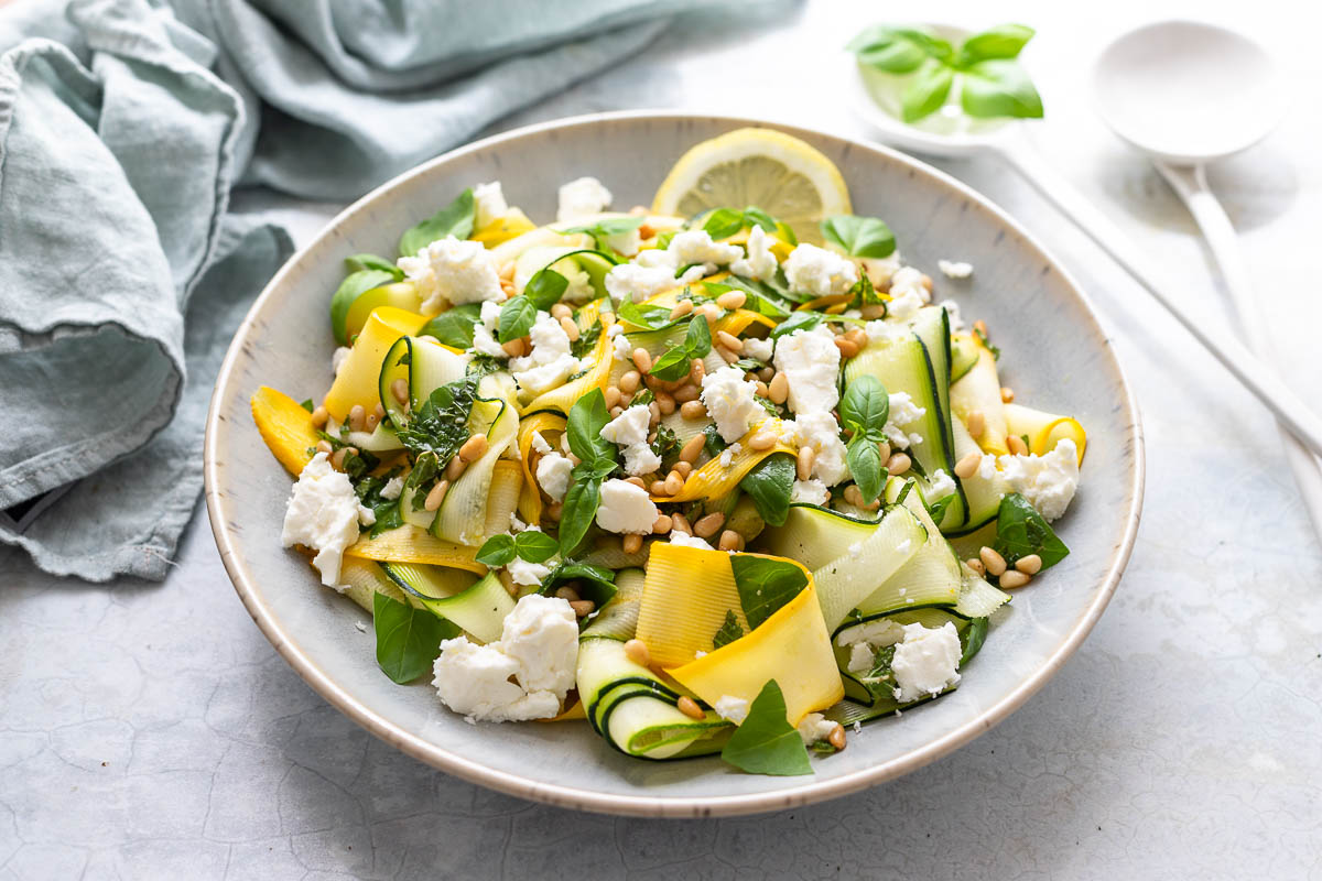 Zucchini-Salat (Roher Zucchinisalat Rezept)