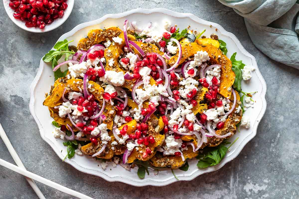 Kürbissalat mit Feta, Gerösteter Sweet Dumpling Kürbis, und Granatapfel Rezept