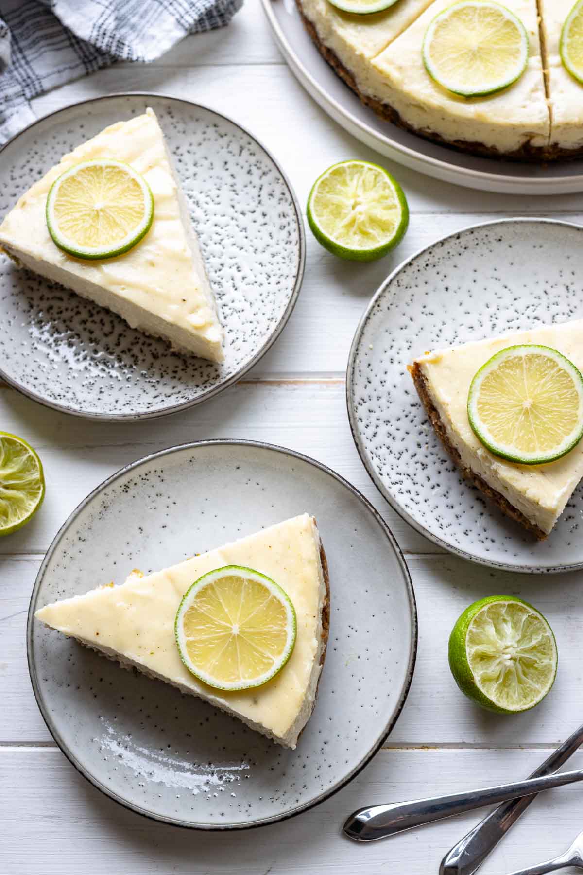 Limetten-Käsekuchen Rezept mit Pistazienboden