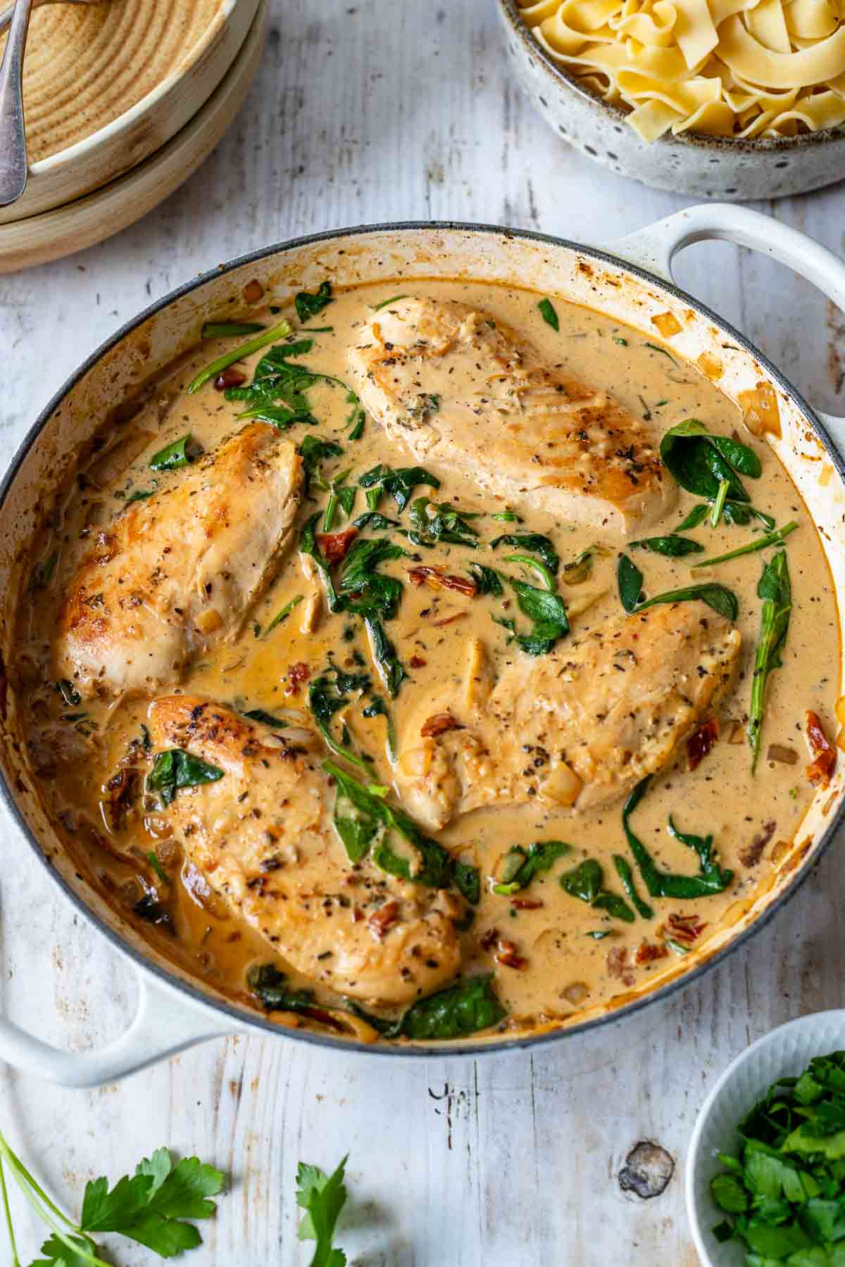 Toskanische Hähnchen Pfanne mit Spinat und Getrocknete Tomaten