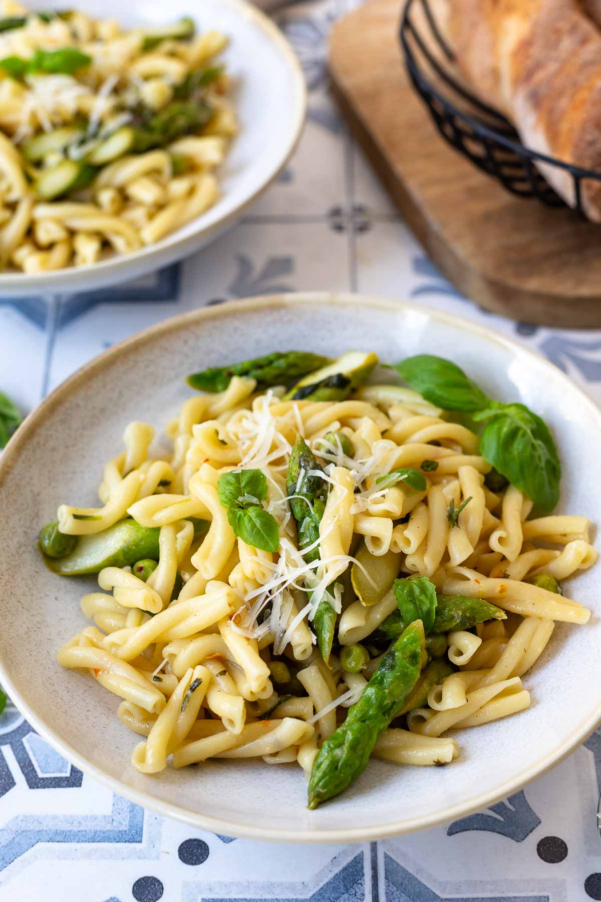 Pasta mit Spargel, Erbsen und Kräutern, Zitronenpasta