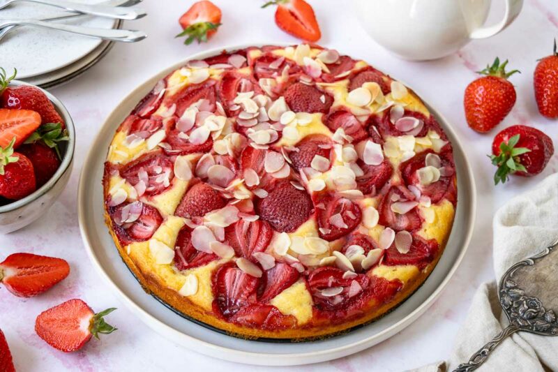 Klassiches Erdbeerkuchen (Erdbeer-Biskuitkuchen)