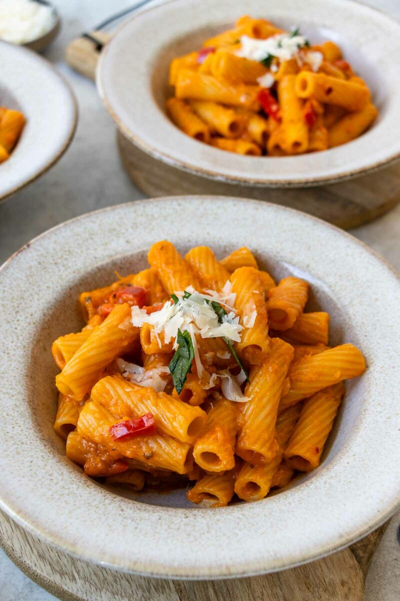 Cremige Vodka Pasta Rezept mit Kokosmilch und Süßkartoffeln (vegan)
