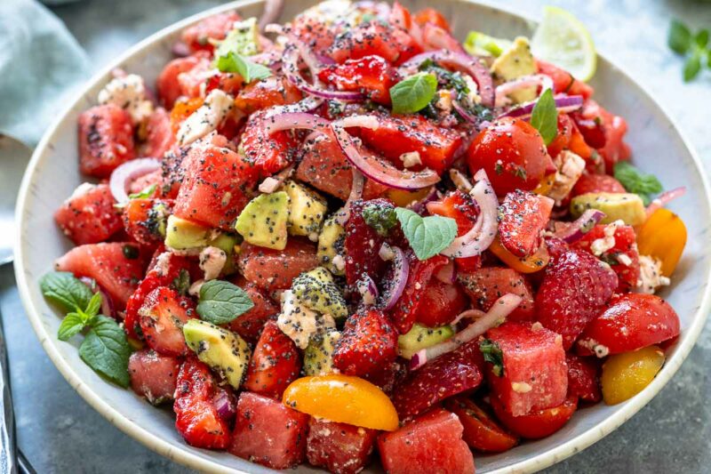 Wassermelonen-Feta-Salat mit Minze-Dressing