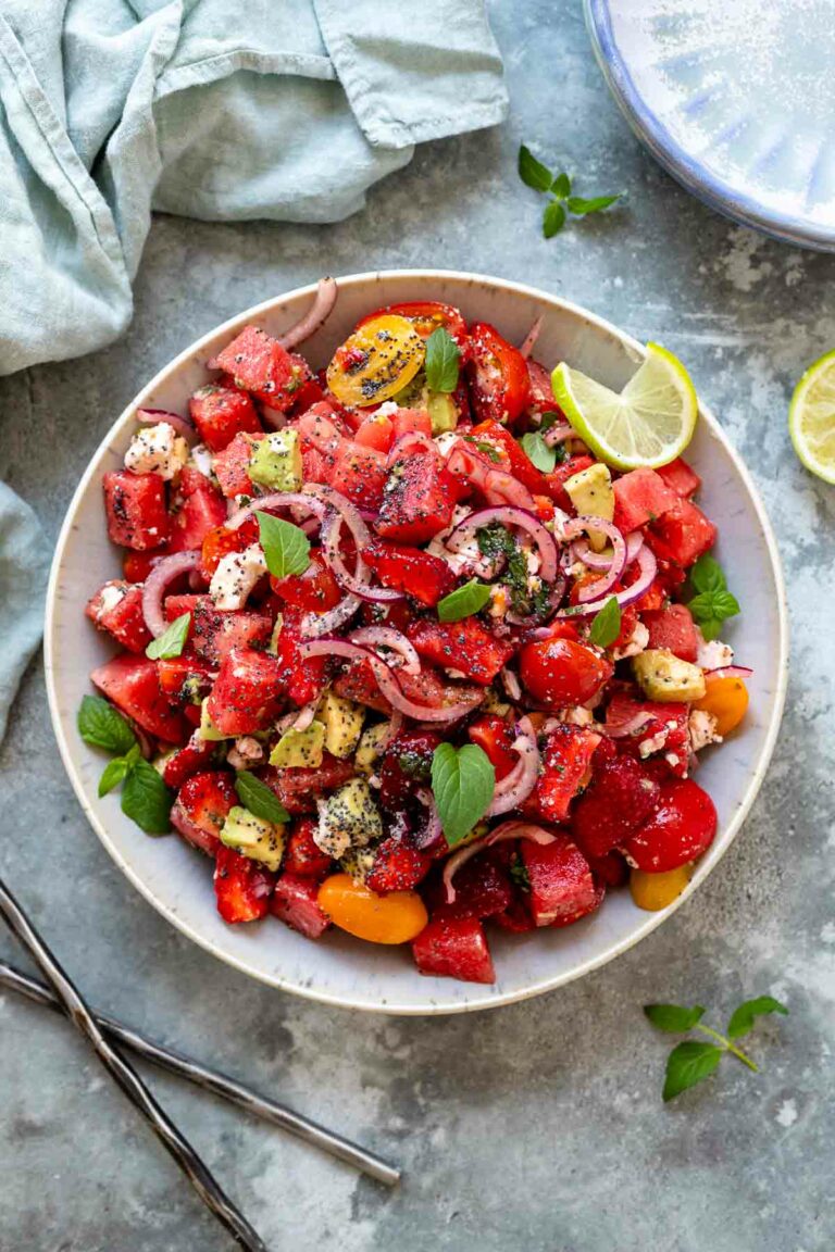 Wassermelonen-Feta-Salat mit Minze-Dressing