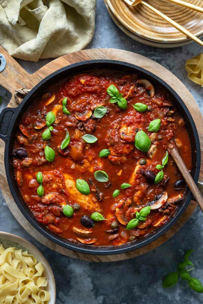 Pollo alla Cacciatora (italienische Hähnchenpfanne)