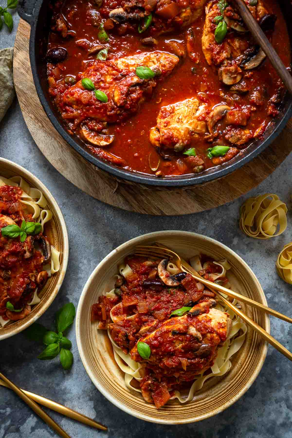 Pollo alla Cacciatora (italienische Hähnchenpfanne)