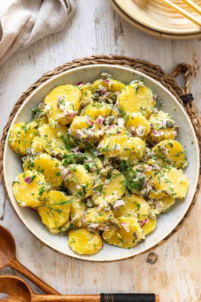 Kartoffelsalat mit Mayo Rezept mit Schnittlauch, Dill, Gurken & Kapern