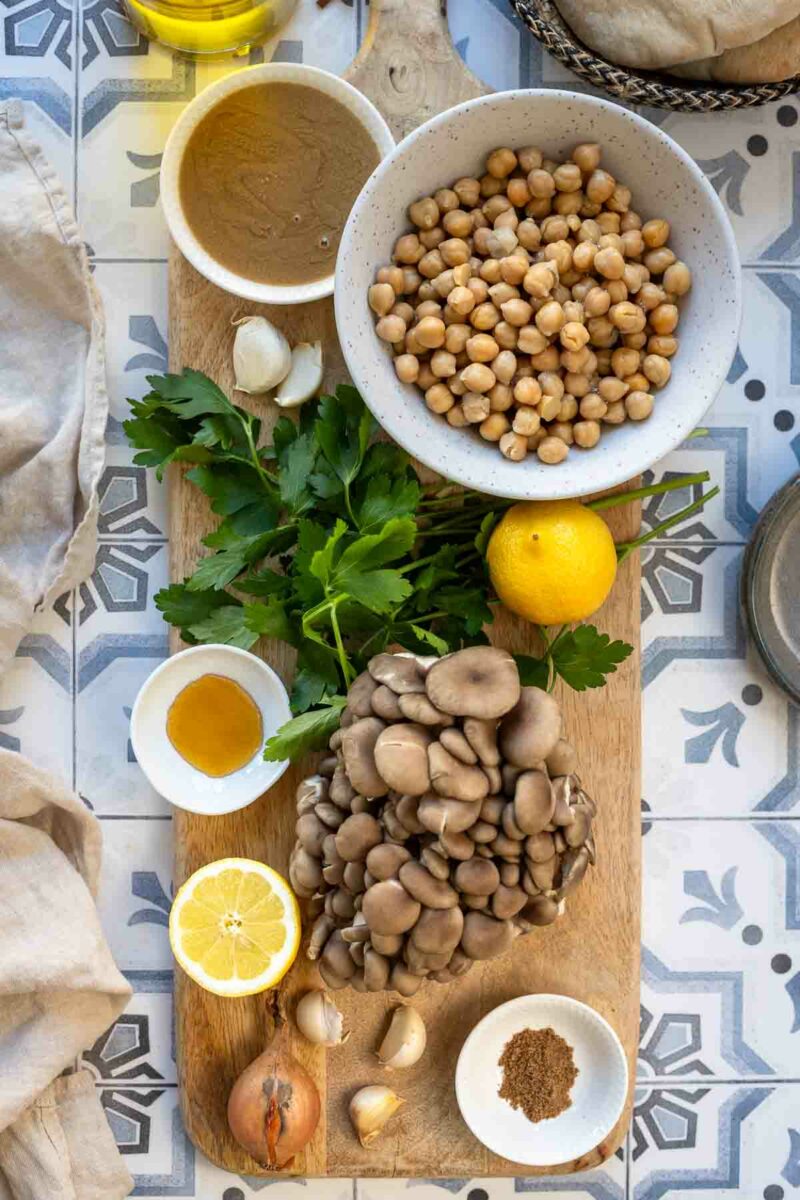 Zutaten für Hummus Teller mit Pilzen