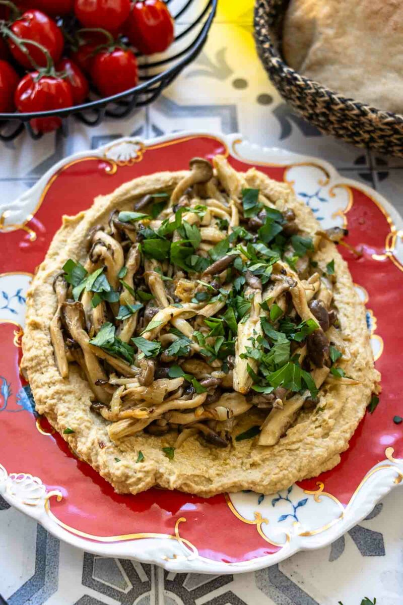 Hummus Teller mit Pilzen