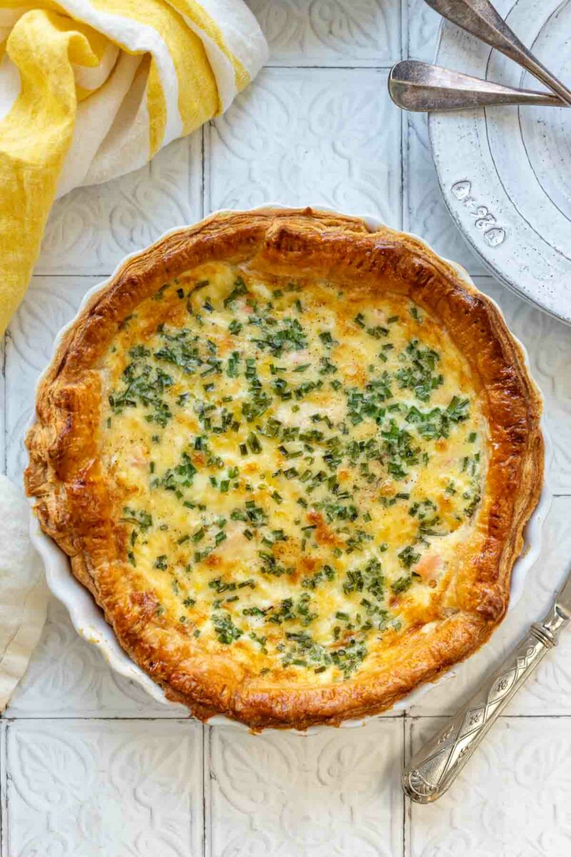 Lachs-Quiche Rezept mit Raucherlachs und Blätterteig