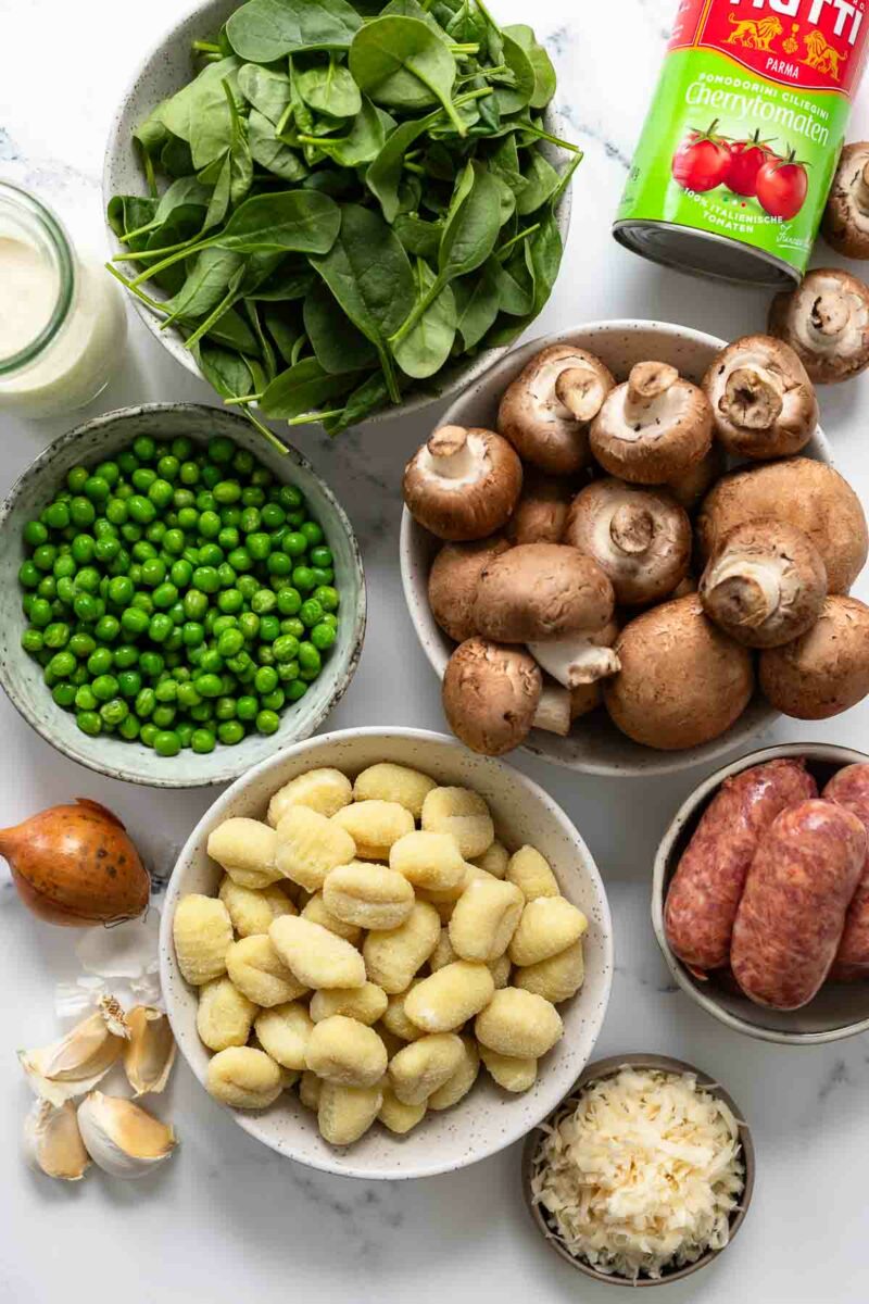 Zutaten für die Gnocchi Pfanne mit Pilzen und Salsiccia