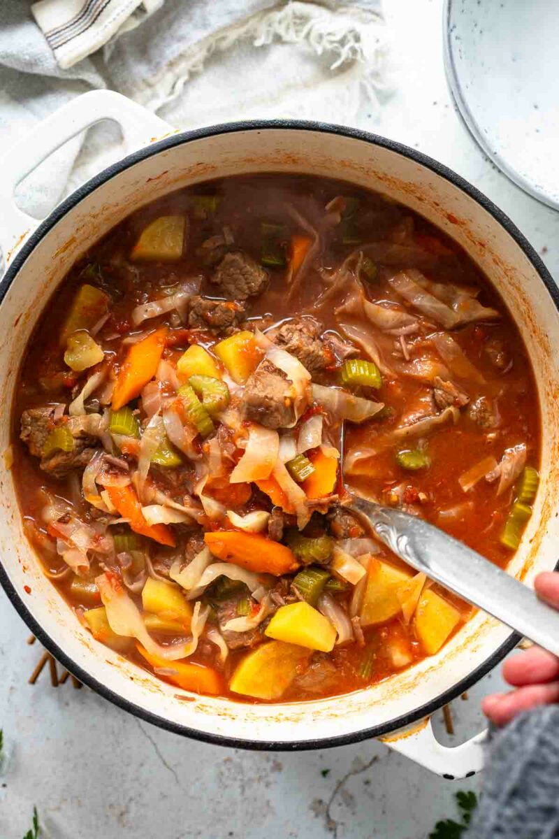 Bauerntopf mit Rindergulasch und Gemüse