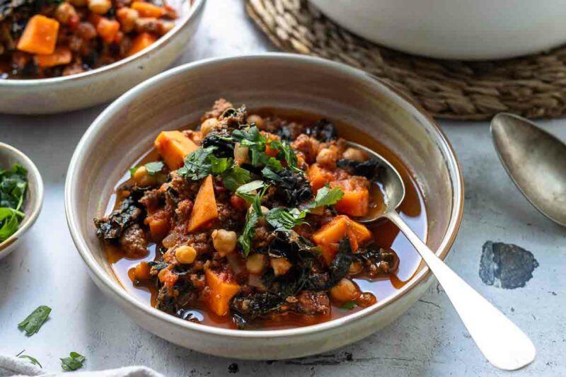 Marokkanischer Lammeintopf mit Süßkartoffeln und Schwarzkohl