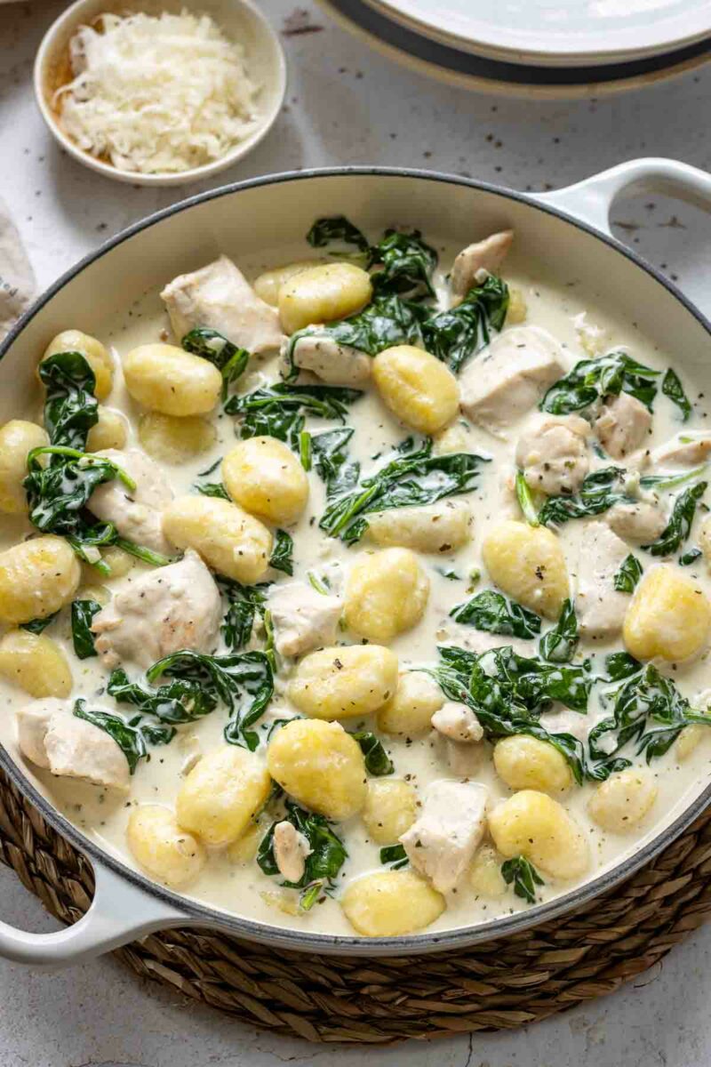 Gnocchi mit Hähnchen und cremiger Sauce