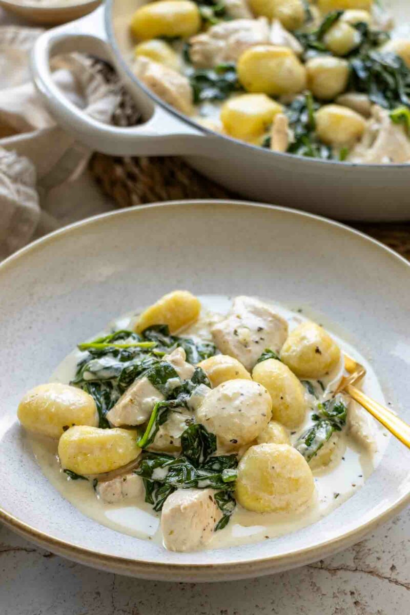 Gnocchi mit Hähnchen und cremiger Sauce