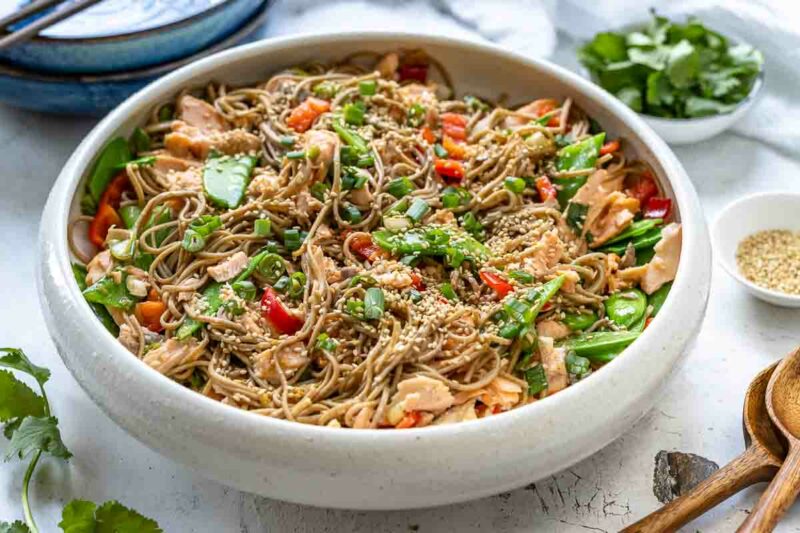 Sobanudeln Rezept mit Miso-Lachs
