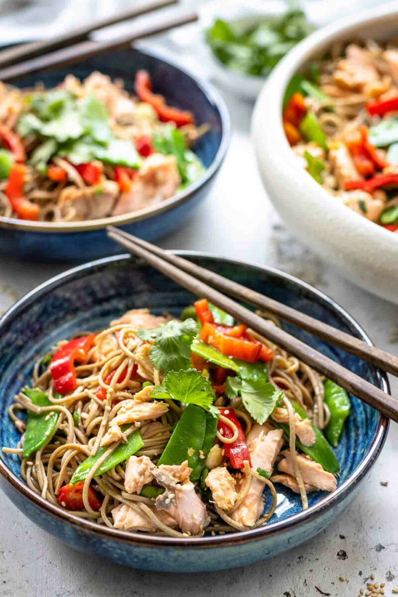 Sobanudeln Rezept mit Miso-Lachs