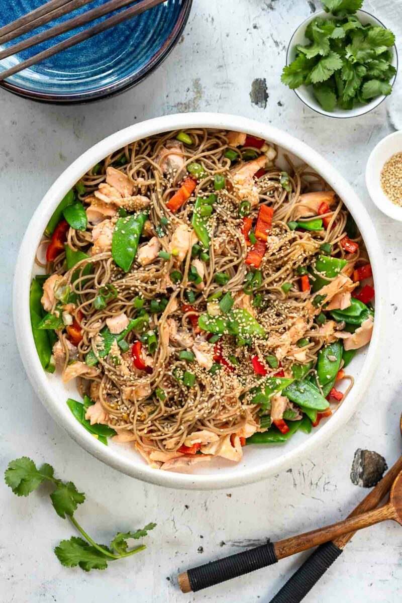 Sobanudeln Rezept mit Miso-Lachs