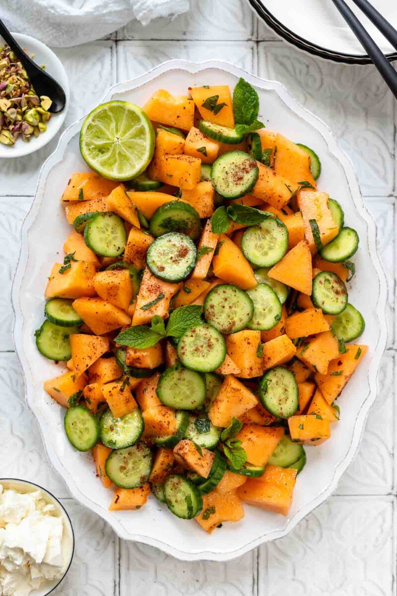 Melonensalat mit Gurke und Fetakäse