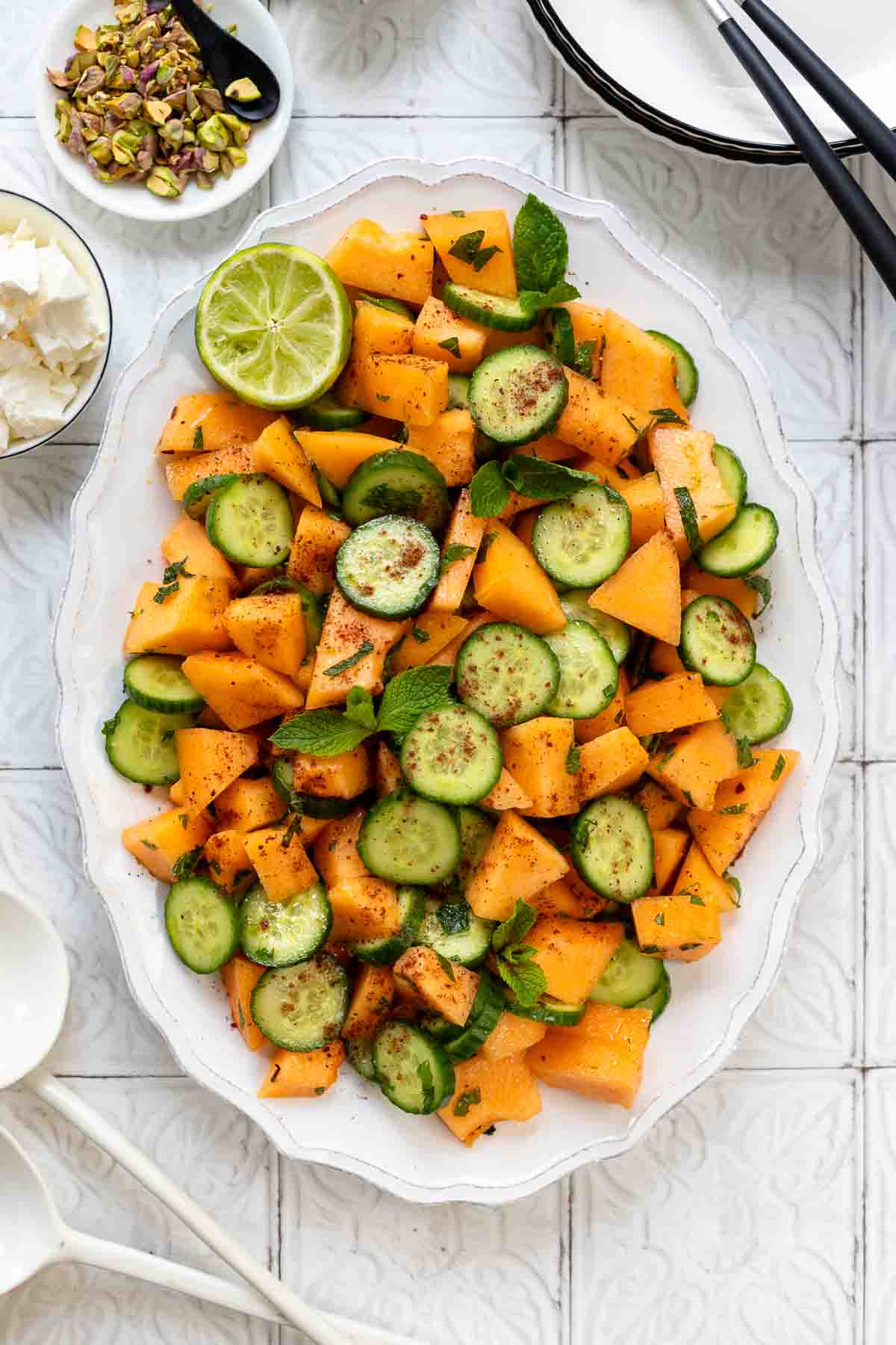 Cantaloupe Melonensalat mit Gurke und Fetakäse